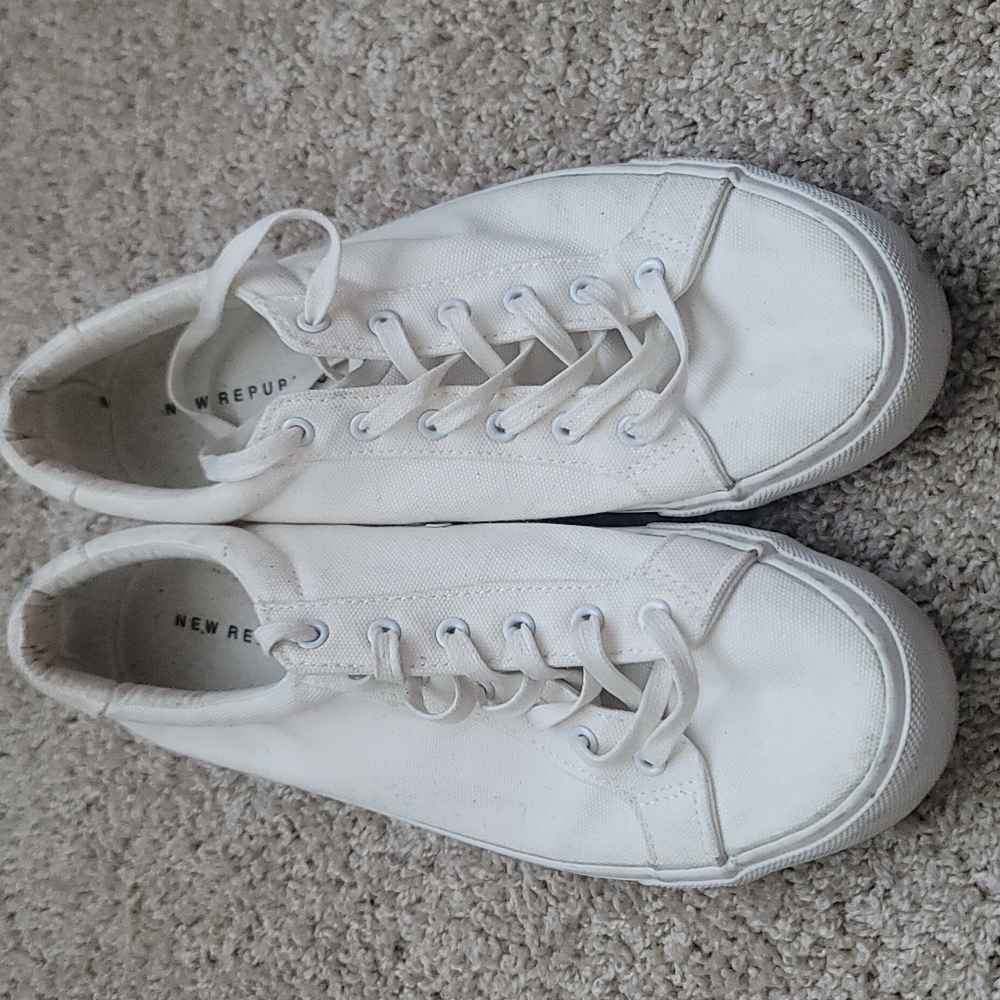Mens shoes